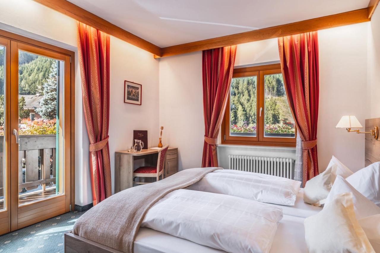 קולה איזארקו Hotel Erna מראה חיצוני תמונה