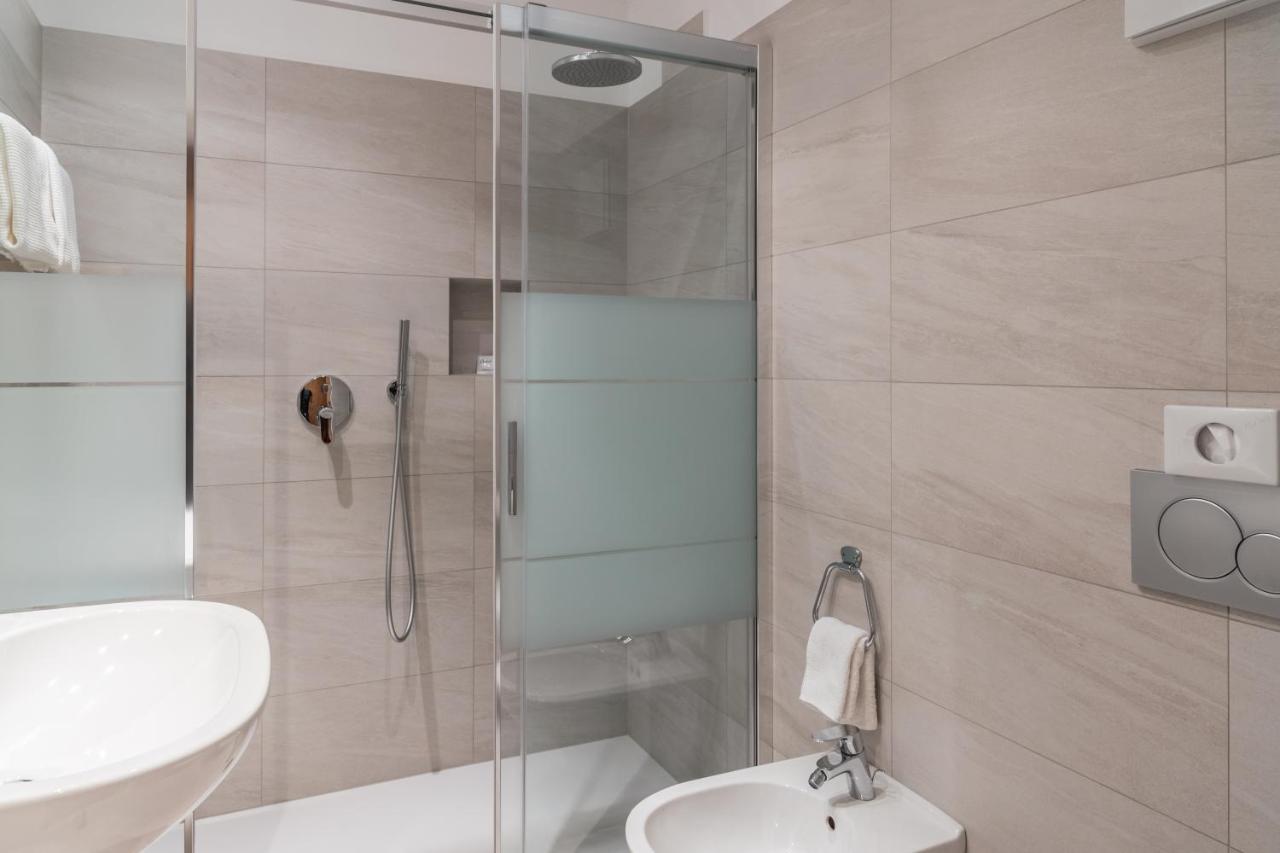 קולה איזארקו Hotel Erna מראה חיצוני תמונה