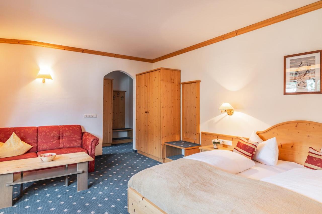 קולה איזארקו Hotel Erna מראה חיצוני תמונה