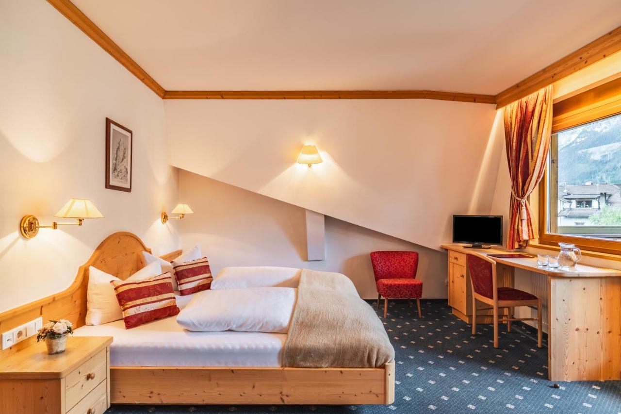 קולה איזארקו Hotel Erna מראה חיצוני תמונה